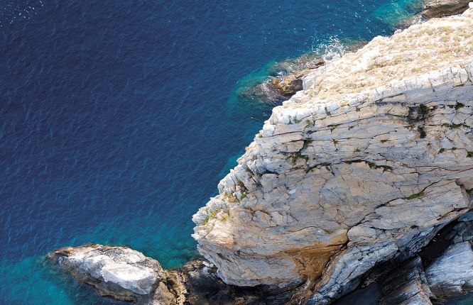 El sender litoral de la Costa Brava: guia viatgera i senderista, d'Argemir González Estévez