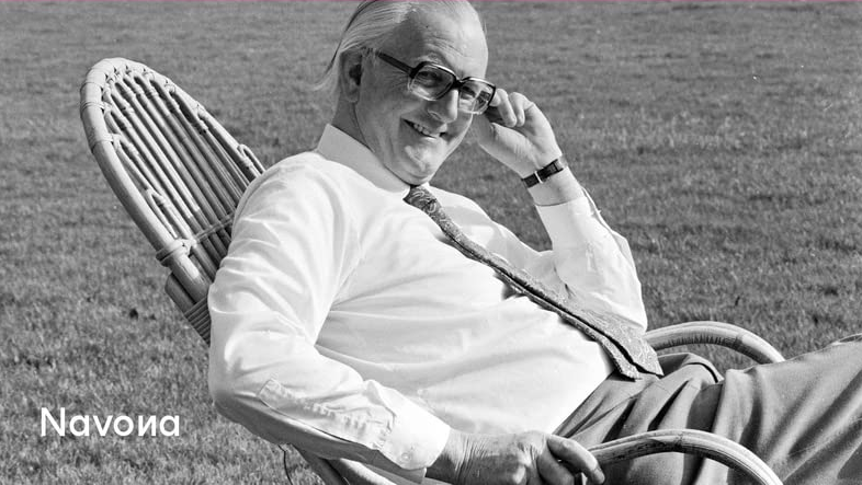 Fragments d'inexistència: una biografia de Tom Sharpe, de Miquel Martín i Serra
