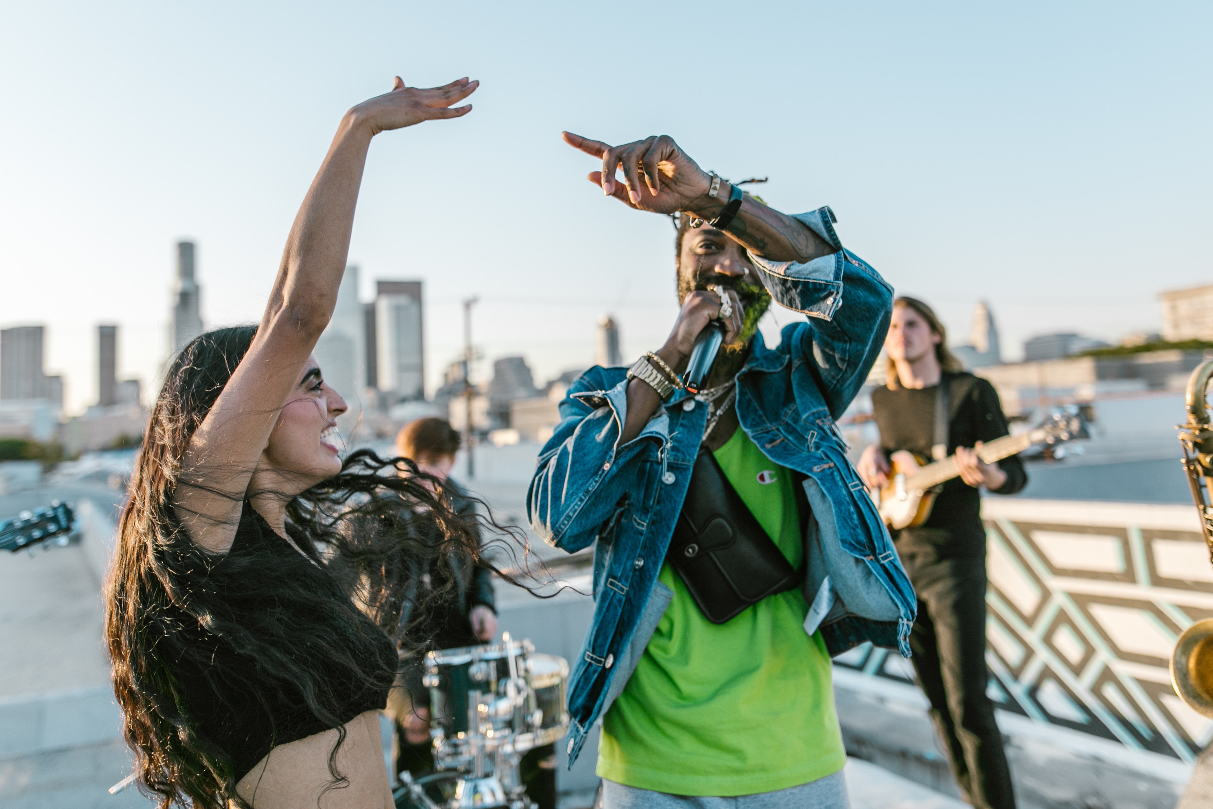 Versos per la pau: taller de rap transformador