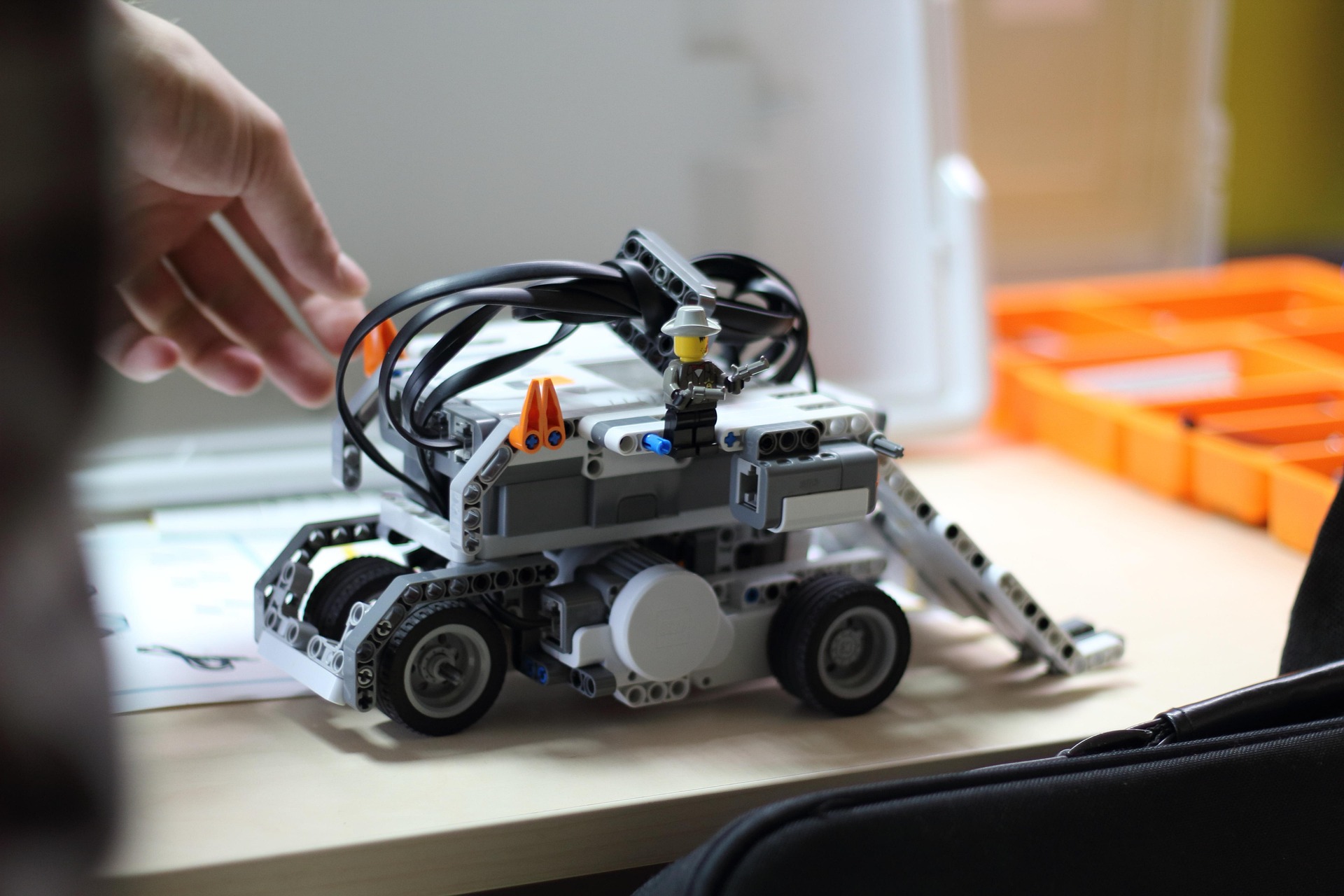 Missió robòtica: rescat d'animals (robòtica amb Lego Spike Essential)