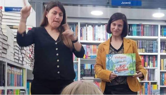 Viatgem: conte inclusiu amb taller en llengua de signes catalana